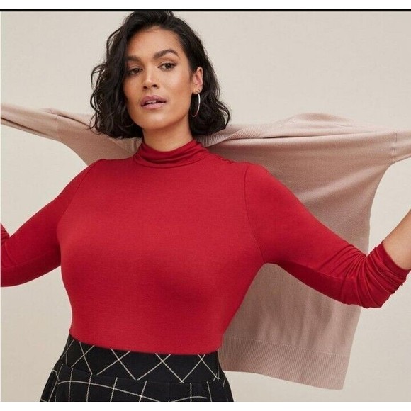 Torrid 00 Women's Medium/Large Tissue Jersey Turtleneck Top Wine Red New - Picture 1 of 4